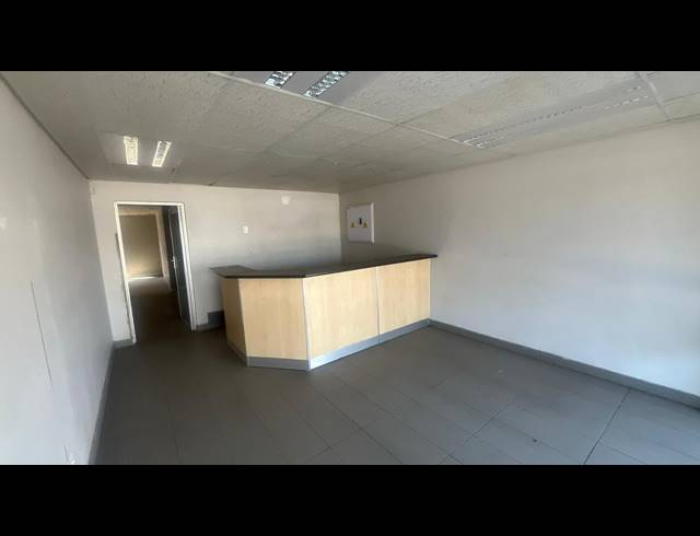 226M² WAREHOUSE TO LET IN SILVERTON